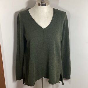 J Crew L Sweater V-Neck Olive Green Sweater Wool Roll Neck
